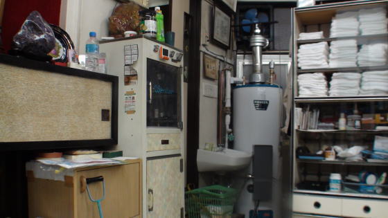 東京都墨田区の石井理容舗様　新しく設置した貯湯湯沸し器S-160R